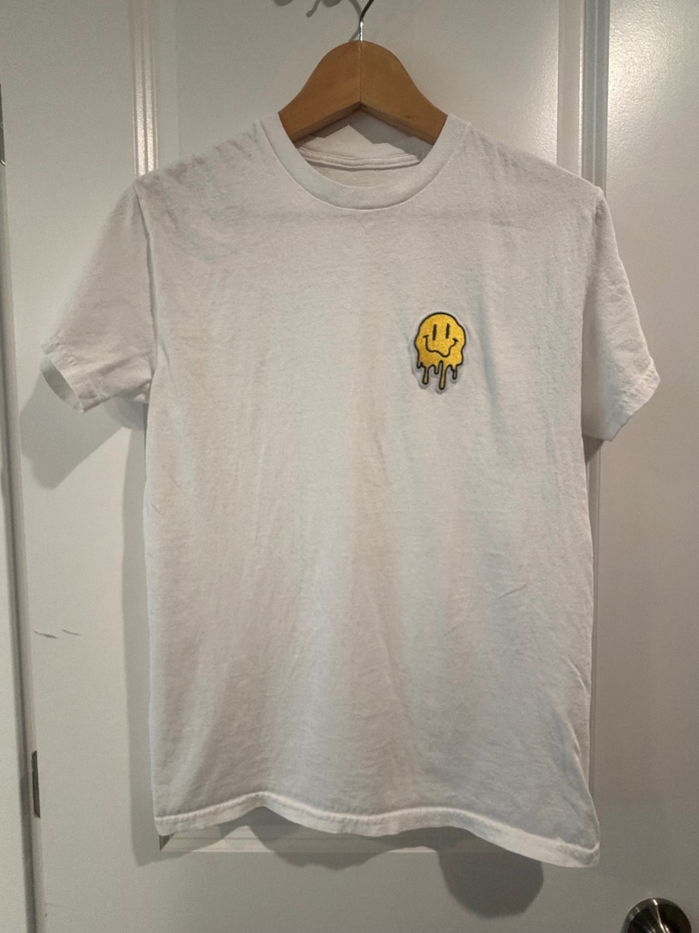 Retrofit Melting Dripping Smiley Face Graphic Tee White - S